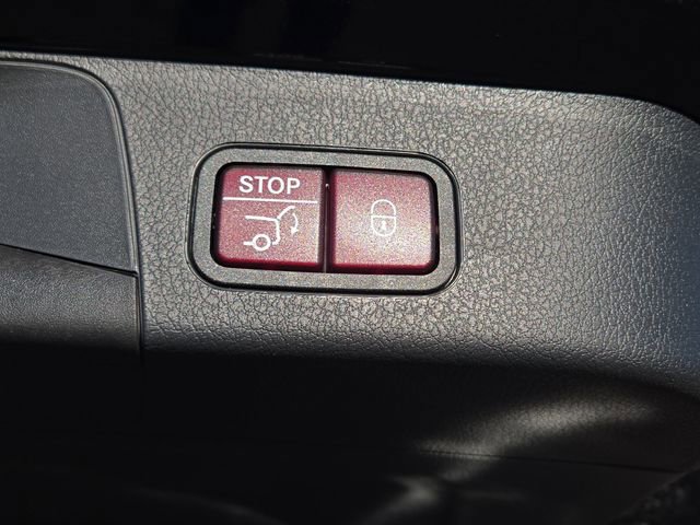 New 2026 Mercedes-Benz GLB 250 4MATIC image 31