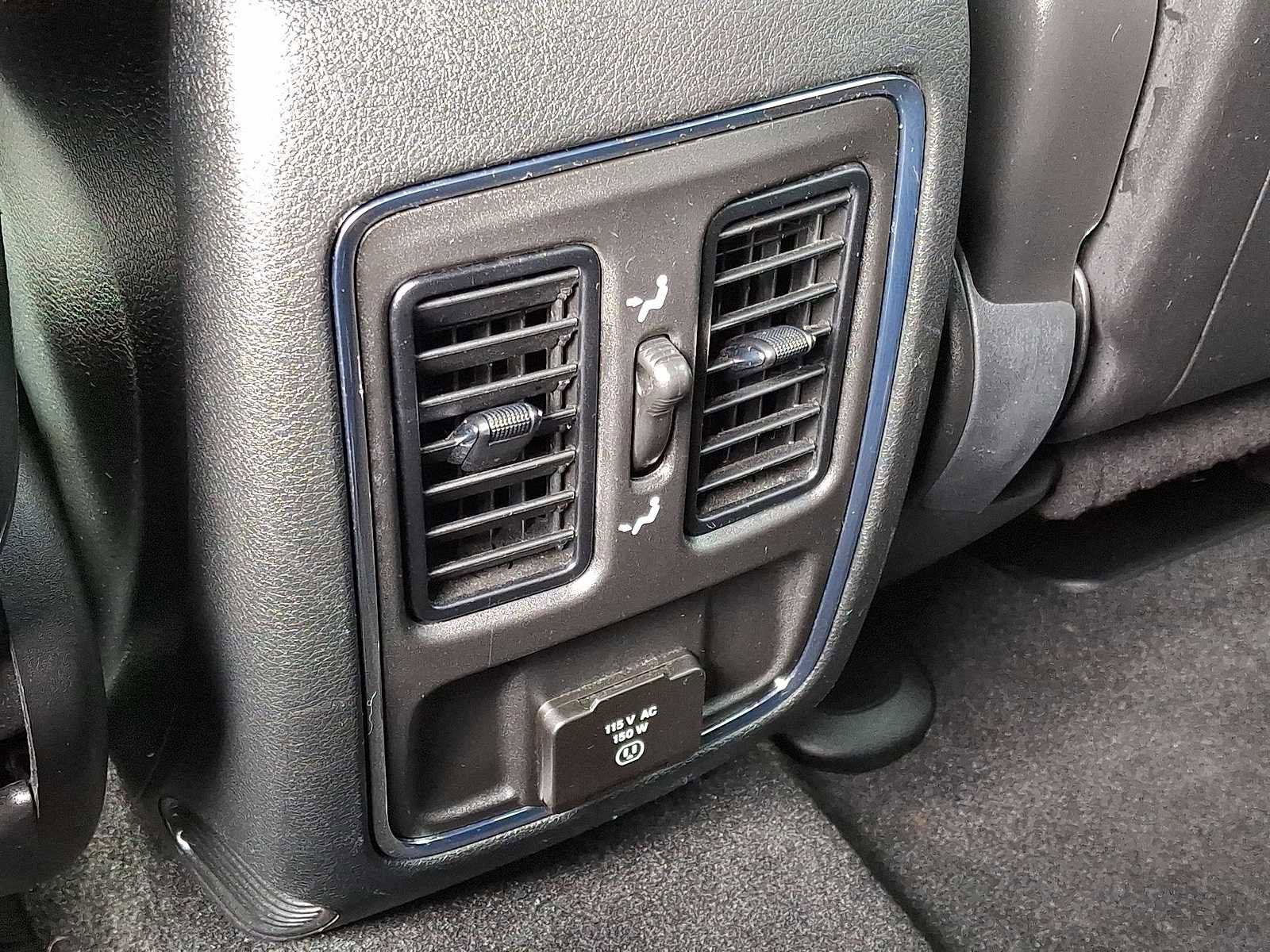 Used 2022 Jeep Grand Cherokee Laredo X image 27