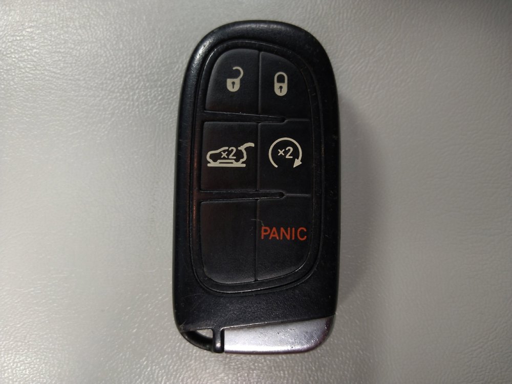 Used 2020 Jeep Cherokee Latitude Plus FWD image 32