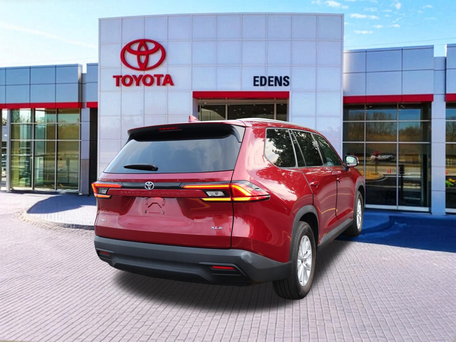 Certified 2024 Toyota Grand Highlander AWD image 3