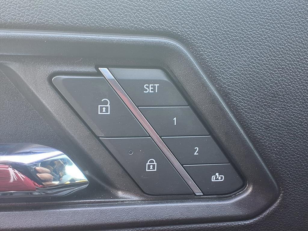 Used 2023 Chevrolet Colorado Z71 w/ Z71 Convenience Package 2 image 7