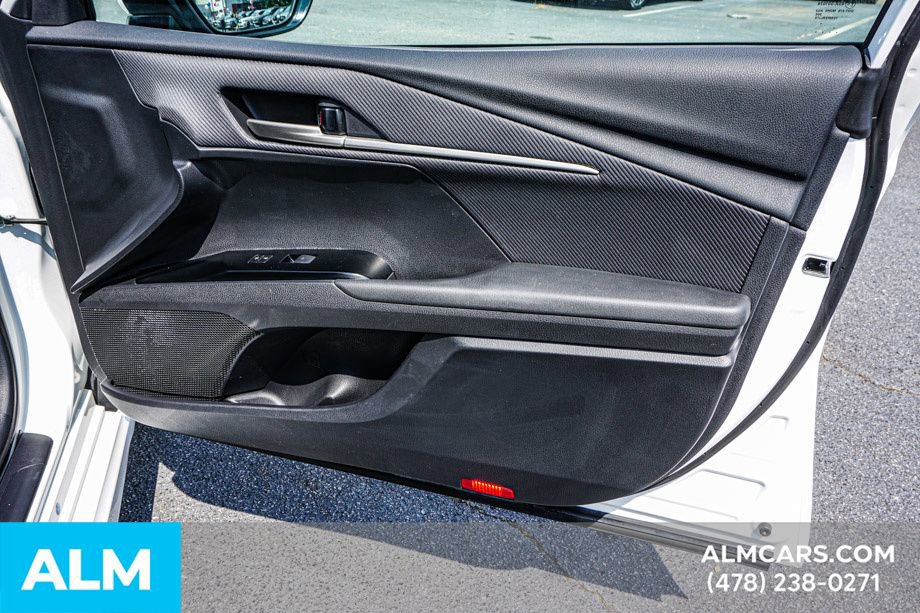 Used 2025 Toyota Camry SE image 49