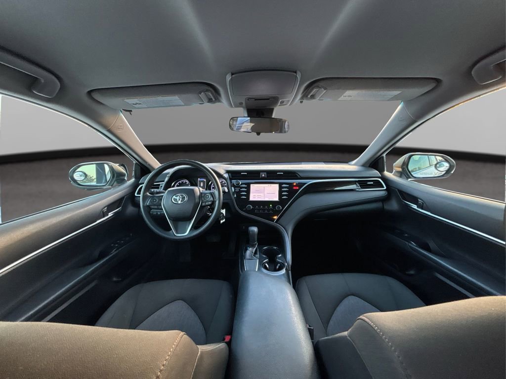 Used 2018 Toyota Camry LE image 25