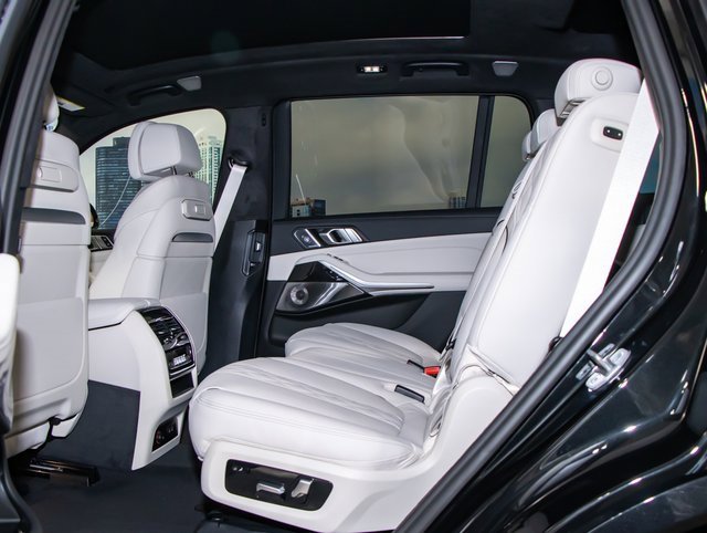 New 2026 BMW X7 M60i image 22