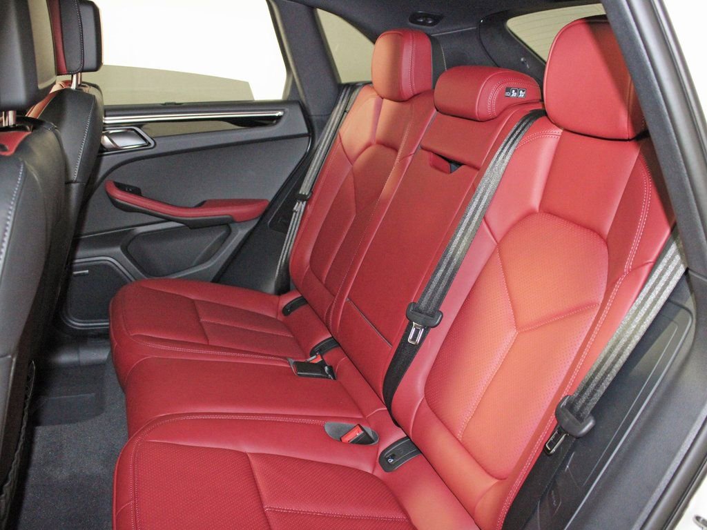 Certified 2026 Porsche Macan Turbo image 34