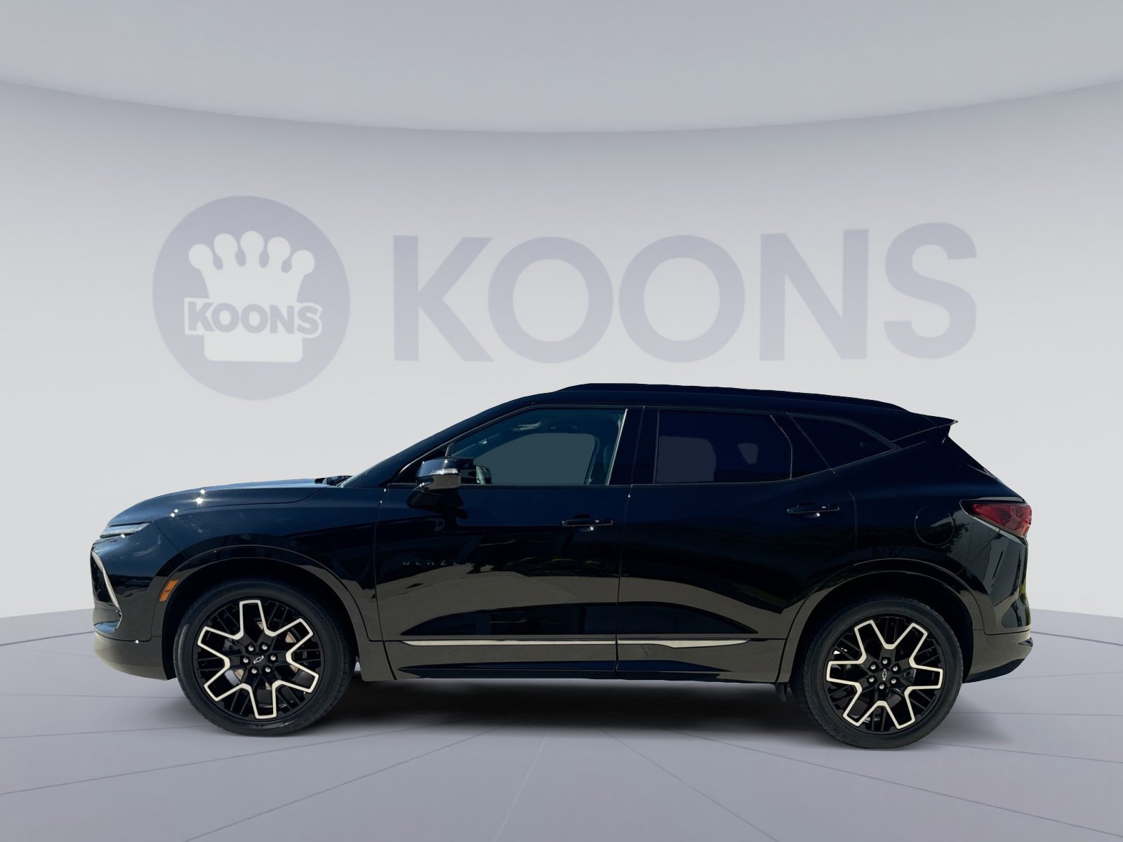 Used 2023 Chevrolet Blazer RS w/ Enhanced Convenience Package AWD/4WD image 2