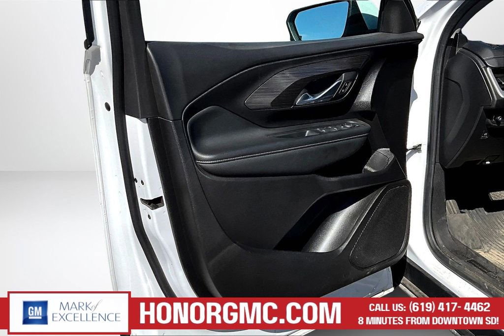 Used 2024 GMC Terrain SLE image 19