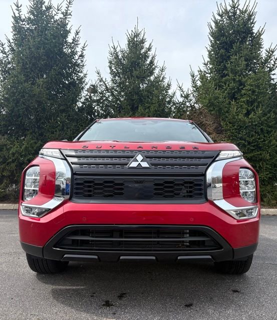 Used 2024 Mitsubishi Outlander AWD image 9