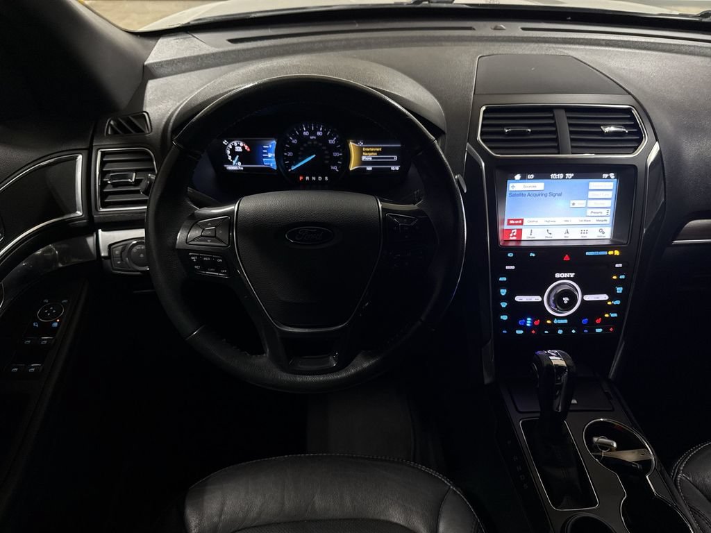 Used 2019 Ford Explorer Limited w/ Class III Trailer Tow Package FWD image 11