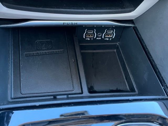 Used 2021 Chrysler Pacifica Limited image 47