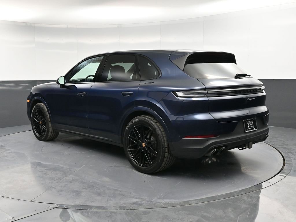 Certified 2025 Porsche Cayenne image 3