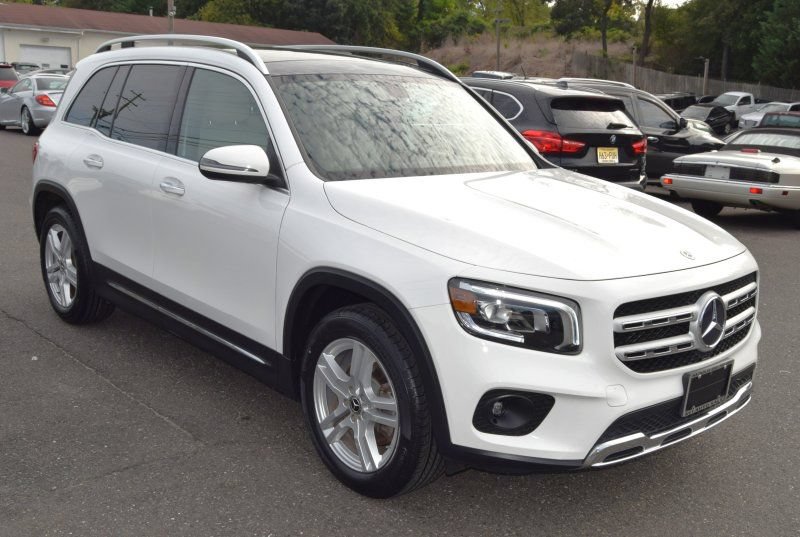 Used 2023 Mercedes-Benz GLB 250 4MATIC w/ Premium Package image 13