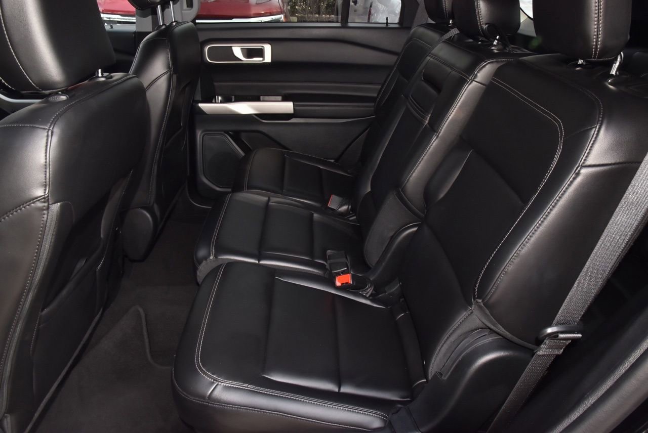 Used 2023 Ford Explorer XLT w/ Equipment Group 202A image 14