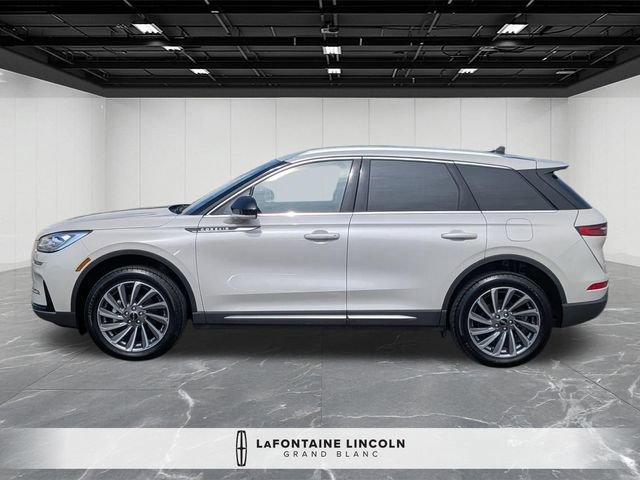 Used 2023 Lincoln Corsair Reserve w/ Towing Package AWD/4WD image 2