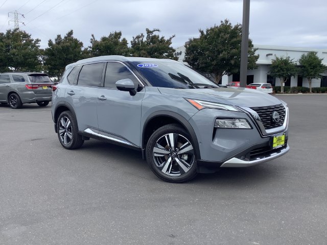Used 2022 Nissan Rogue Platinum w/ Head-Up Display Package FWD image 2