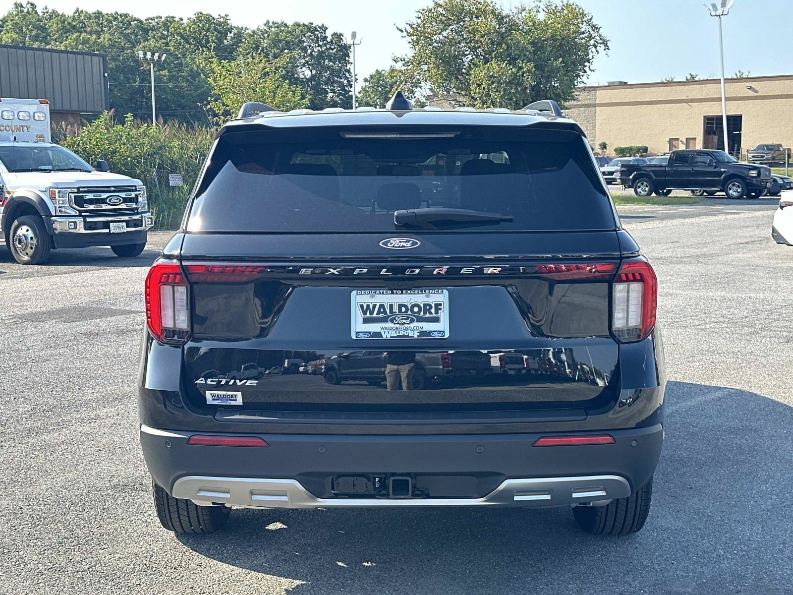 New 2027 Ford Explorer Active w/ Active Comfort Package AWD/4WD image 3