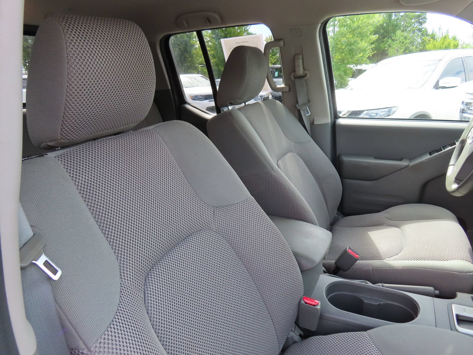 Used 2016 Nissan Frontier SV AWD/4WD image 29