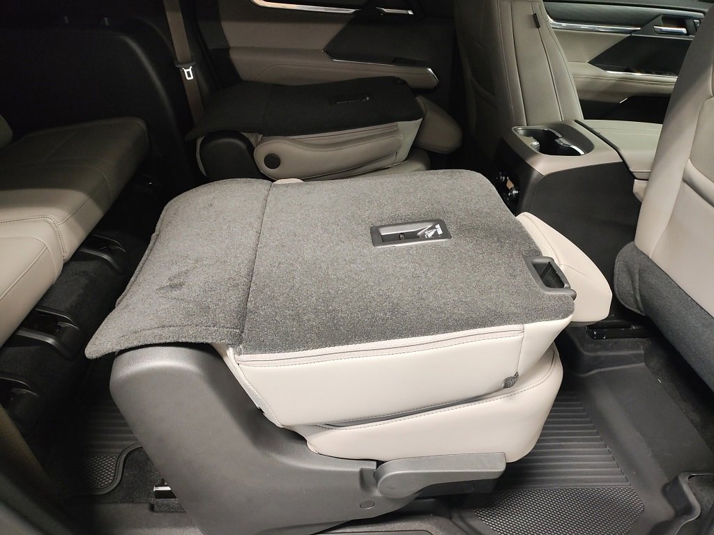 New 2026 GMC Acadia Elevation w/ Elevation Premium Package image 13