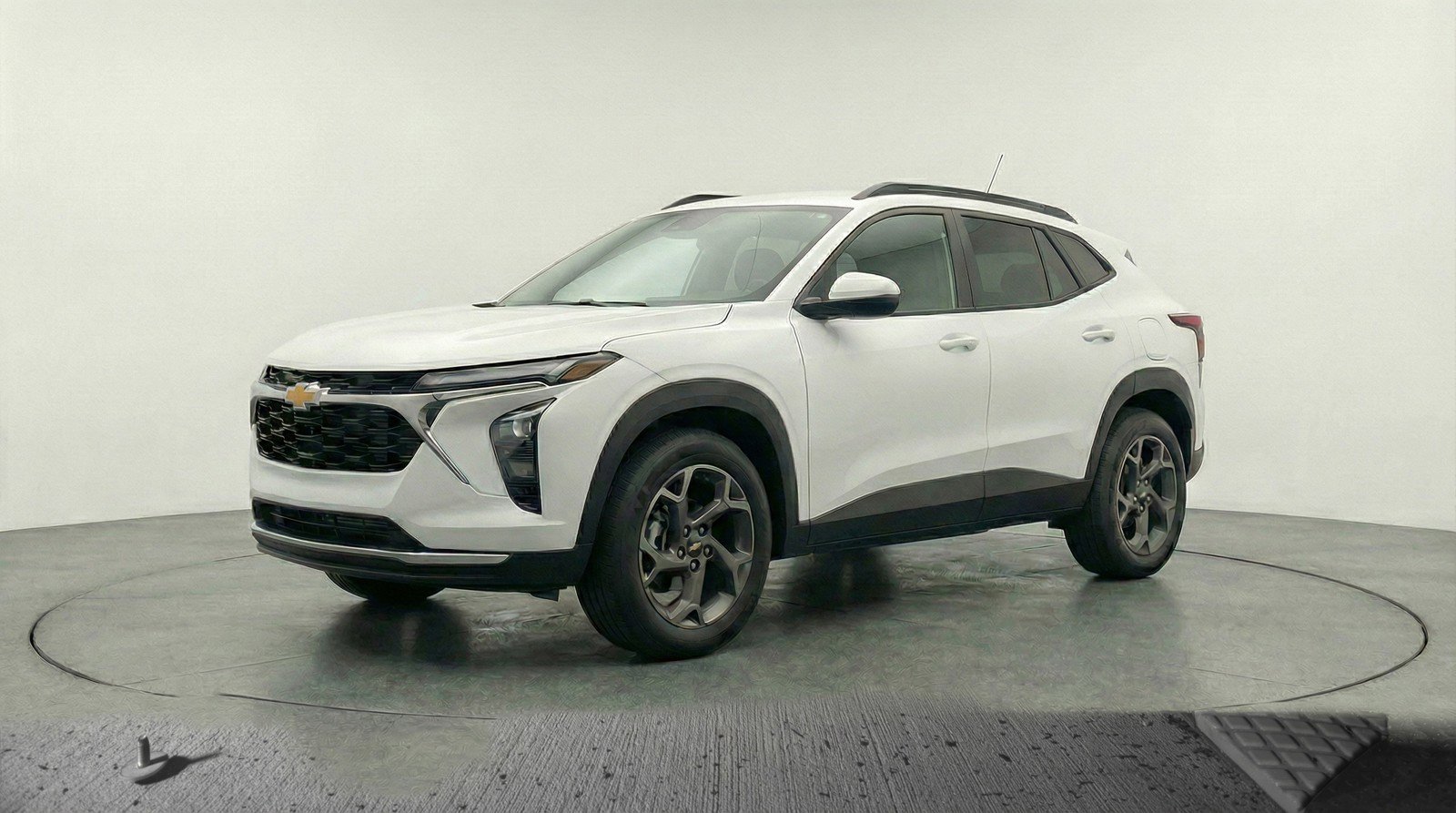 Used 2025 Chevrolet Trax LT FWD image 3