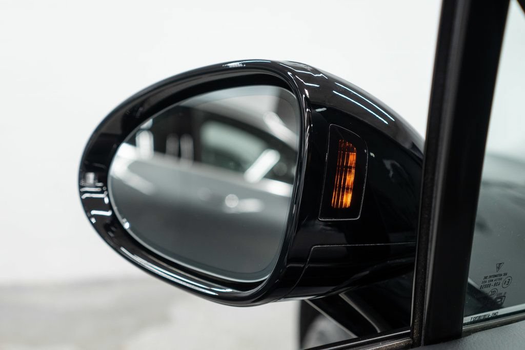 Used 2024 Porsche Macan AWD/4WD image 49