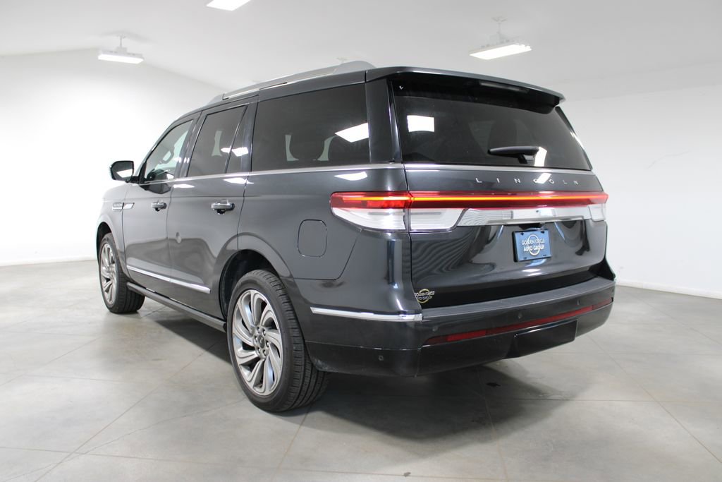 Used 2023 Lincoln Navigator Reserve image 7