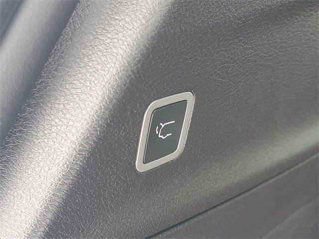 New 2026 Chrysler Pacifica Select FWD image 8