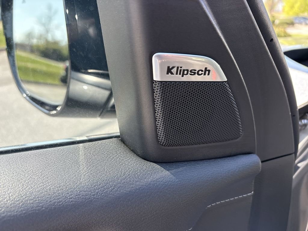 Used 2025 Nissan Armada SL w/ Captain's Chari Seat Package image 27