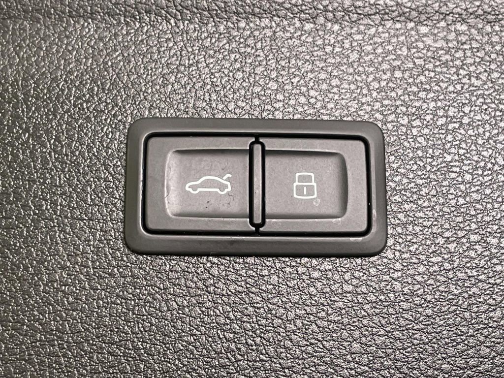 Certified 2023 Audi Q5 2.0T Premium w/ Convenience Package image 21