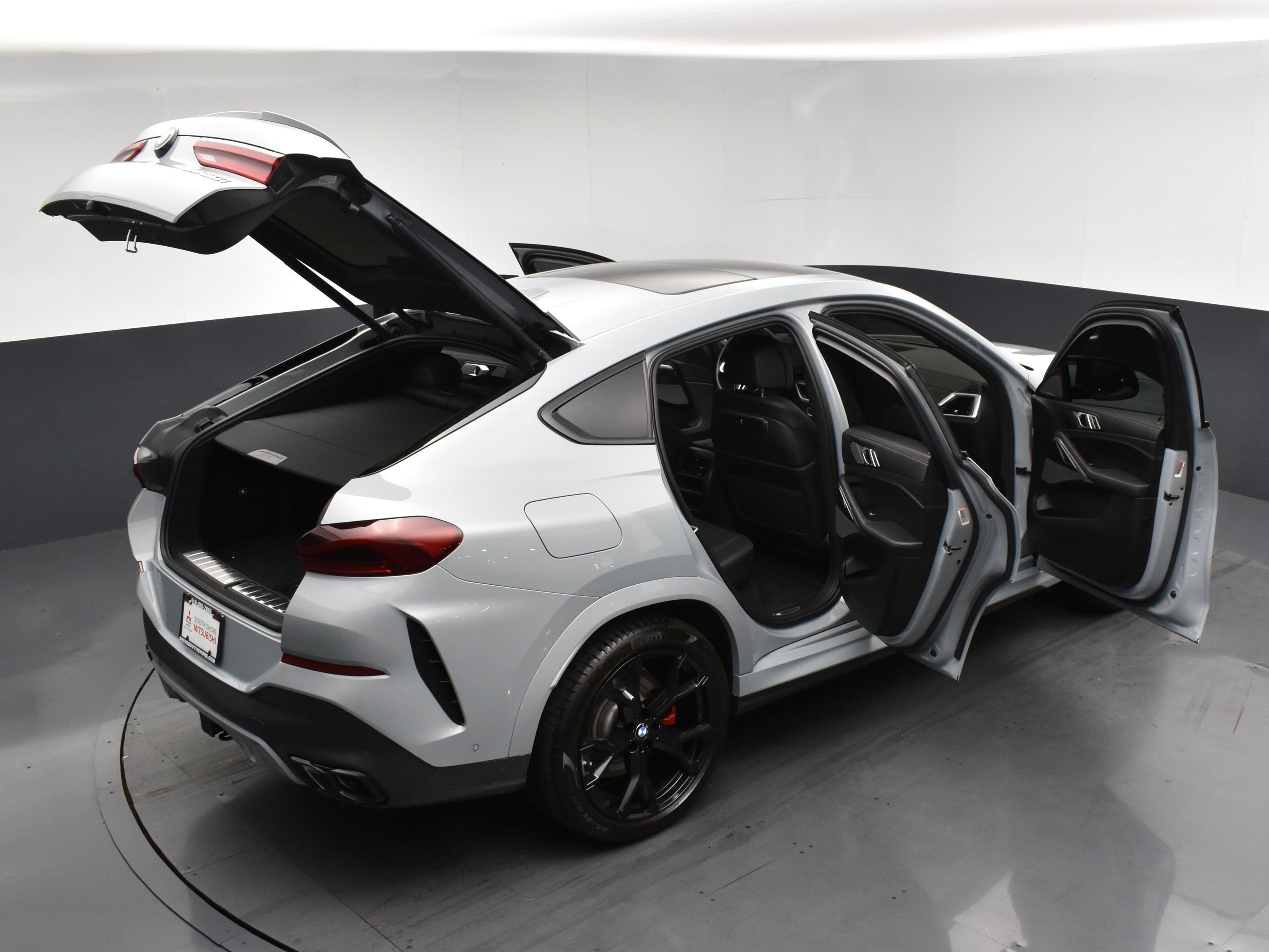 Used 2024 BMW X6 M60i w/ M Sport Professional Package image 28