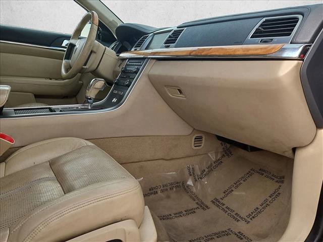 Used 2009 Lincoln MKS image 24