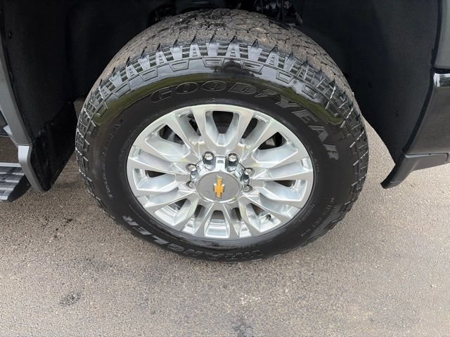 Used 2022 Chevrolet Silverado 2500 High Country w/ Technology Package AWD/4WD image 46
