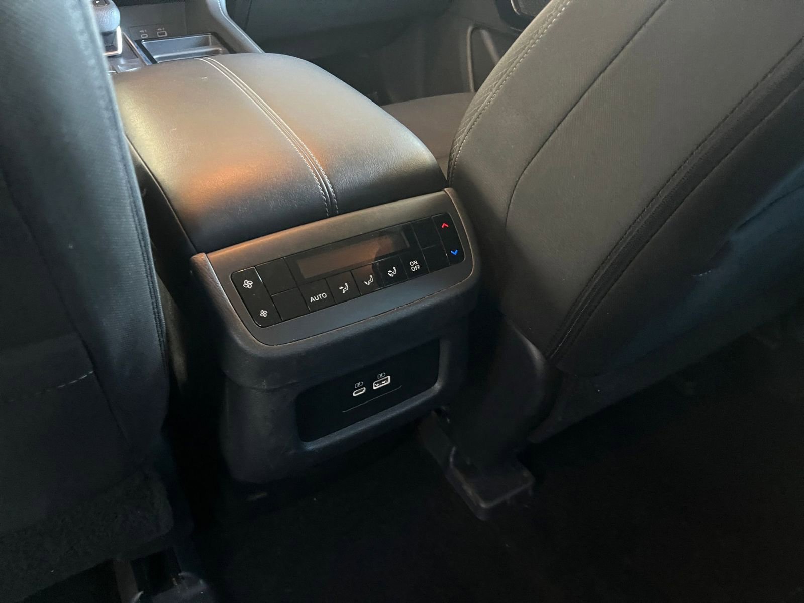 Used 2025 Nissan Pathfinder SV AWD/4WD image 25