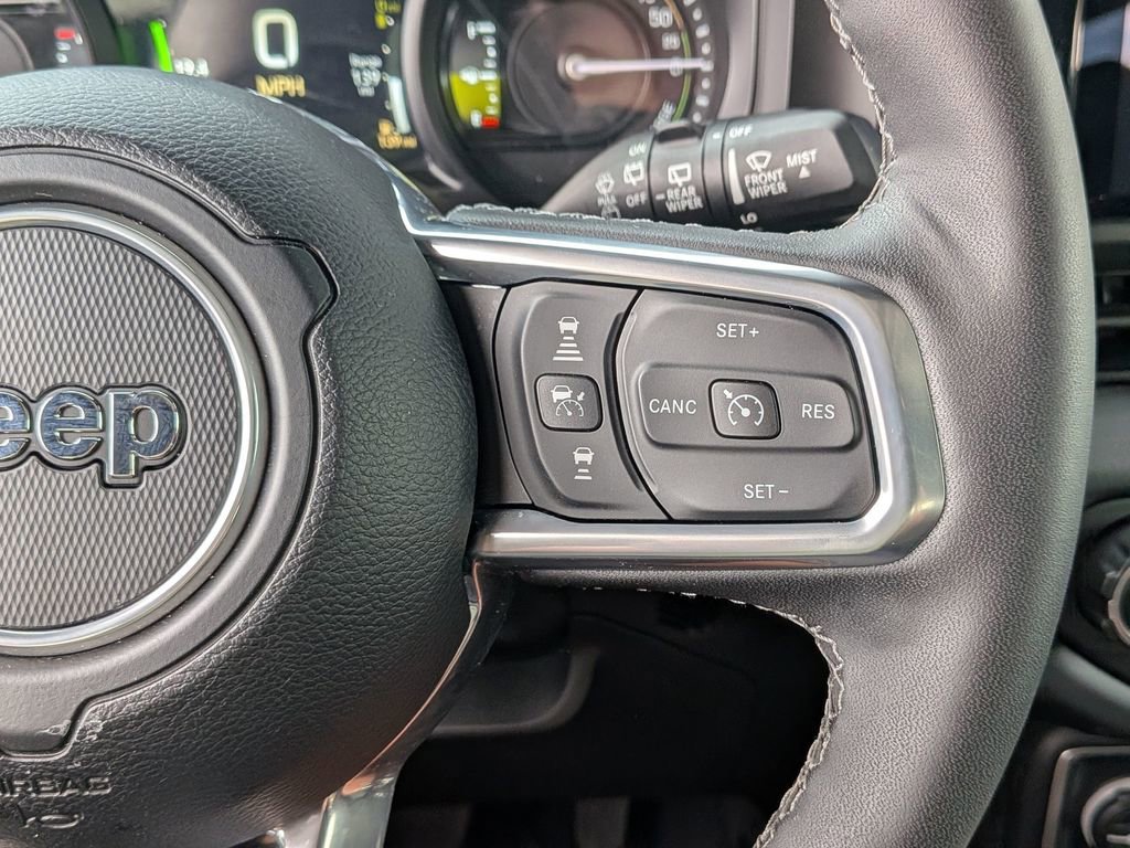 Used 2025 Jeep Wrangler Unlimited Sahara w/ Safety Group AWD/4WD image 18