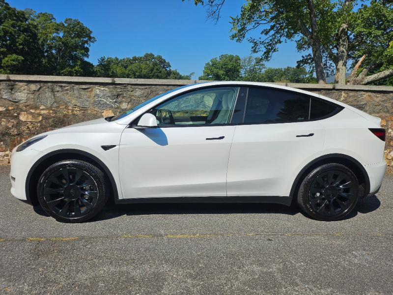 Used 2022 Tesla Model Y Long Range AWD/4WD image 8