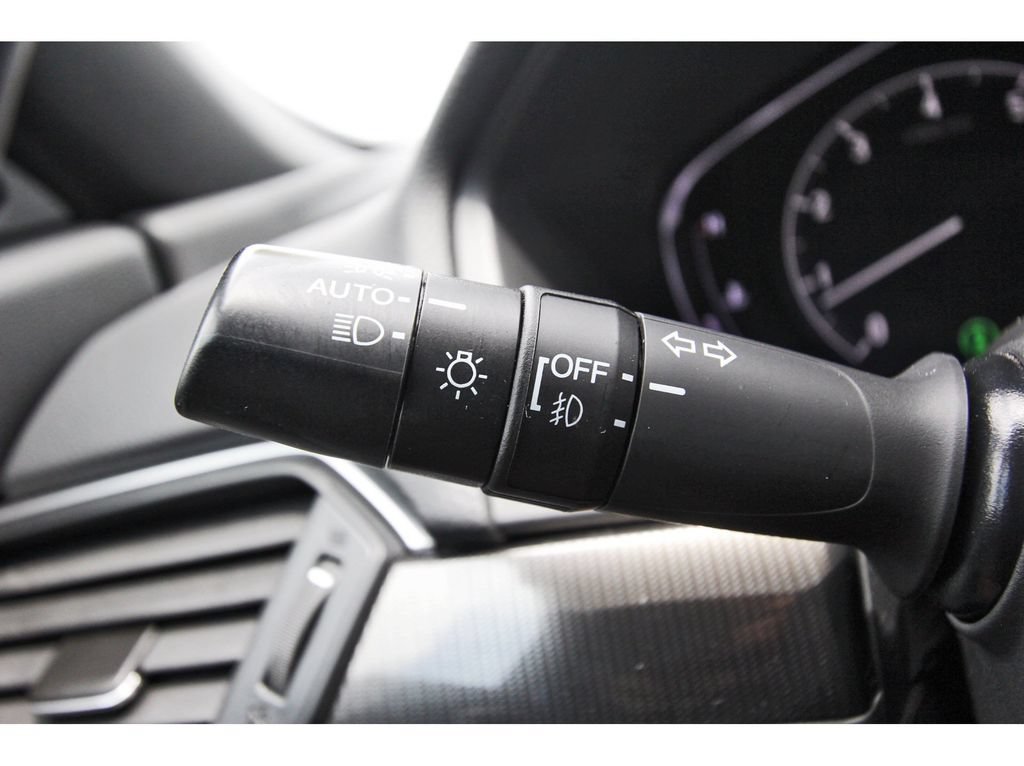 Used 2018 Honda Accord Sport image 17