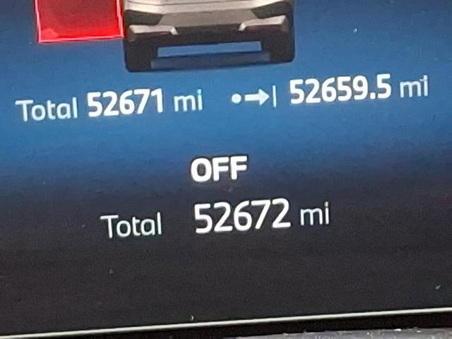 Used 2024 BMW iX xDrive50 w/ Premium Package image 26