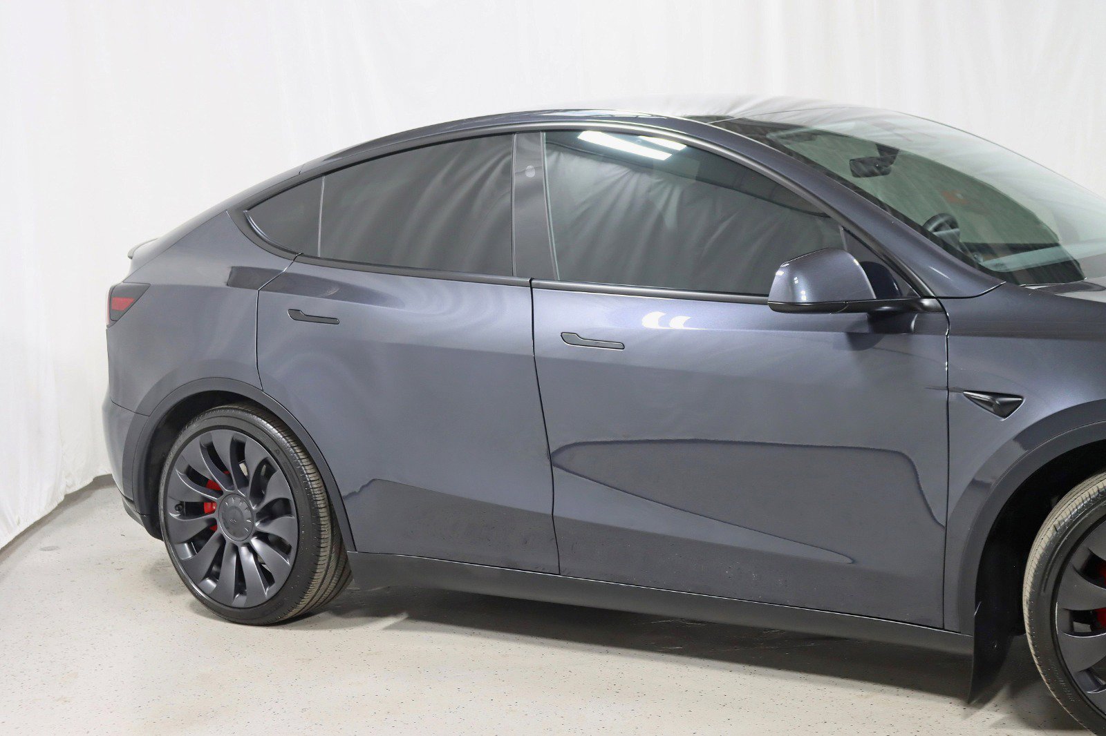 Used 2025 Tesla Model Y Performance image 3