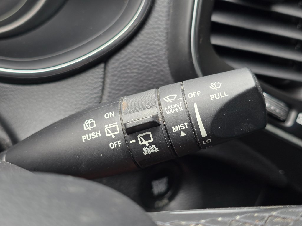 Used 2019 Jeep Cherokee Latitude Plus w/ Cold Weather Group AWD/4WD image 31