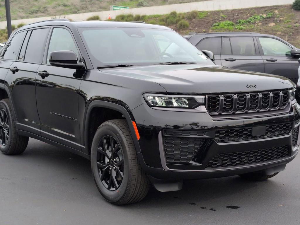 New 2026 Jeep Grand Cherokee Altitude RWD image 3