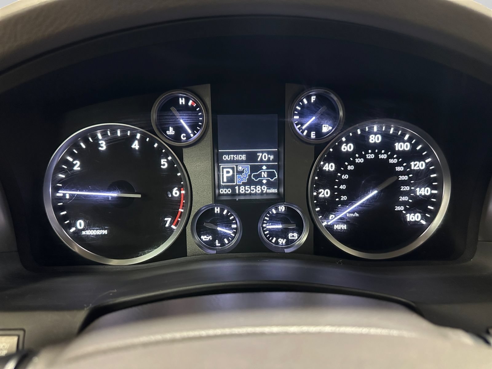Used 2013 Lexus LX 570 4WD w/ Luxury Pkg image 20