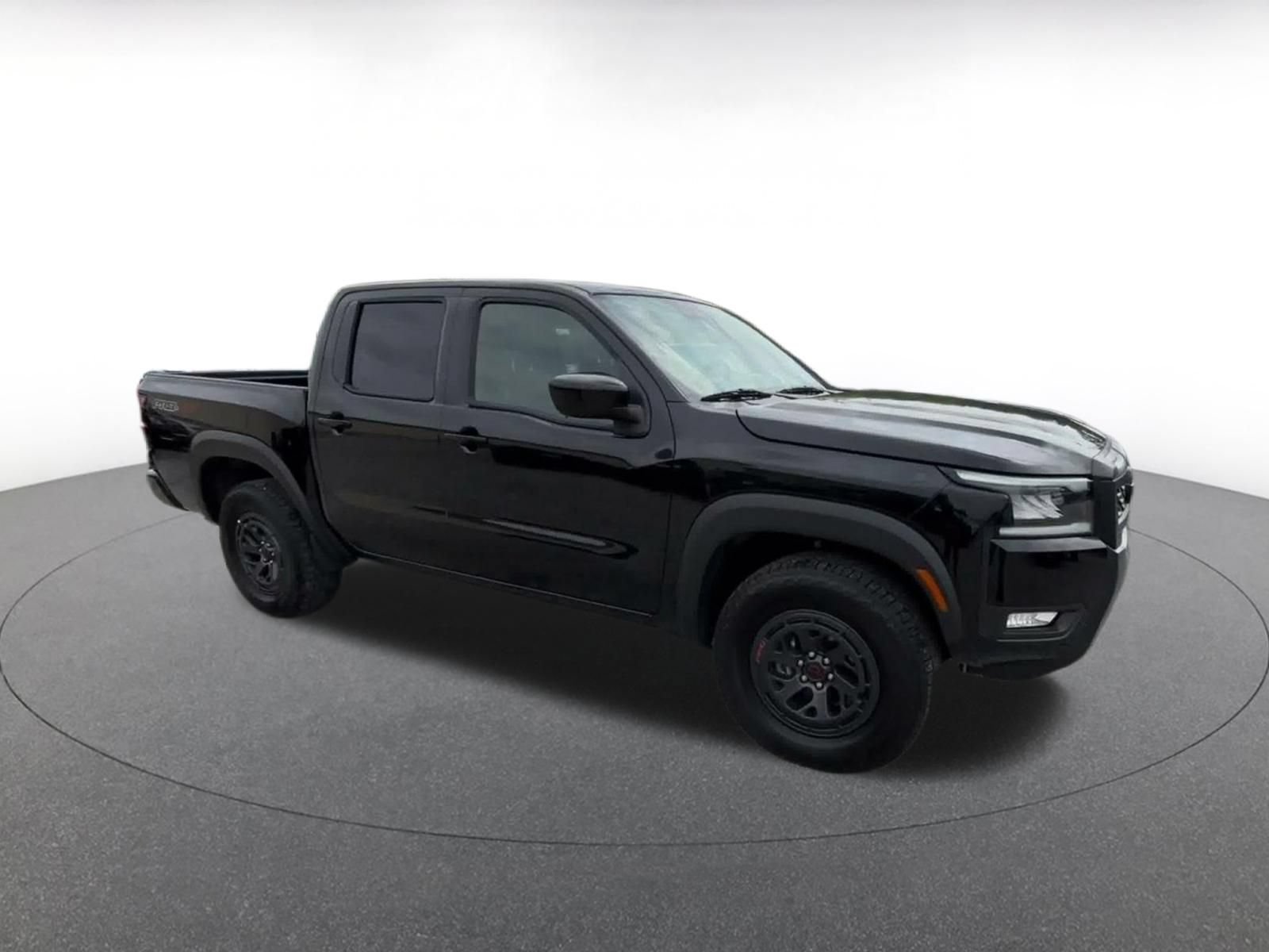 Used 2026 Nissan Frontier PRO-4X AWD/4WD image 2