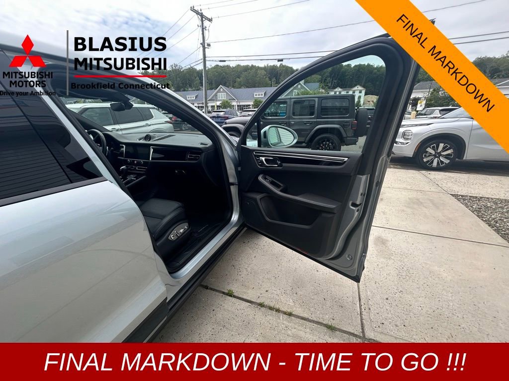 Used 2022 Porsche Macan image 49