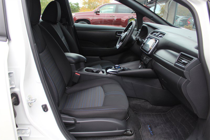 Used 2025 Nissan Leaf SV Plus FWD image 27
