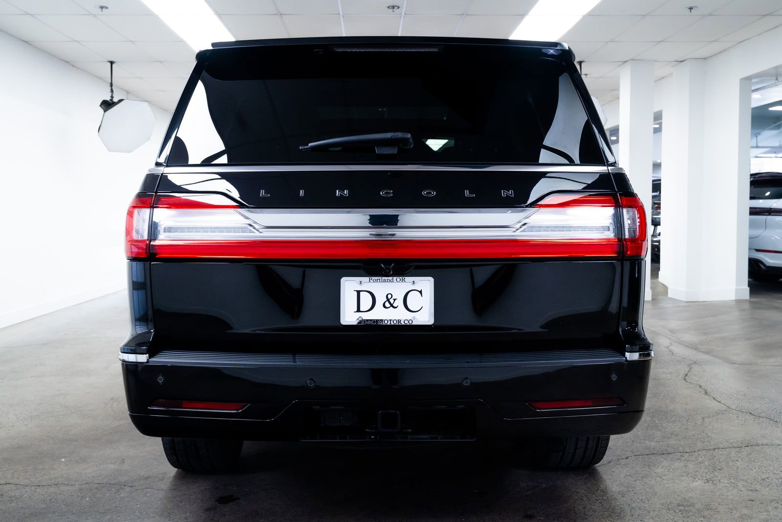 Used 2021 Lincoln Navigator Black Label w/ Cargo Convenience Package image 5