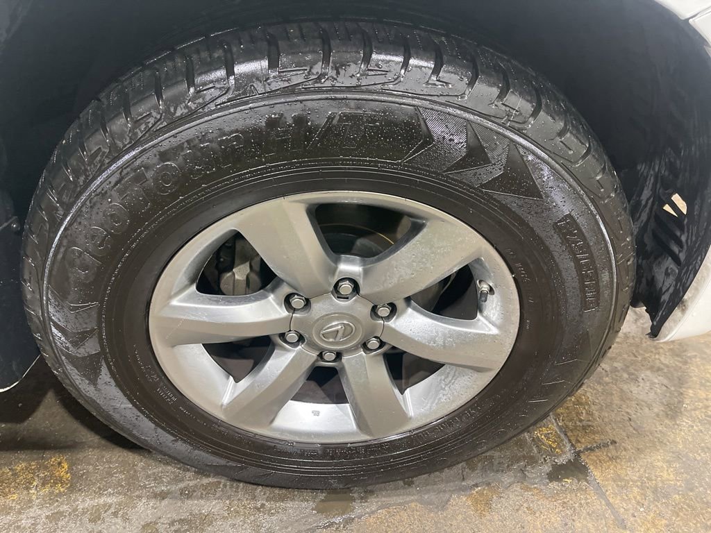 Used 2013 Lexus GX 460 Premium image 32