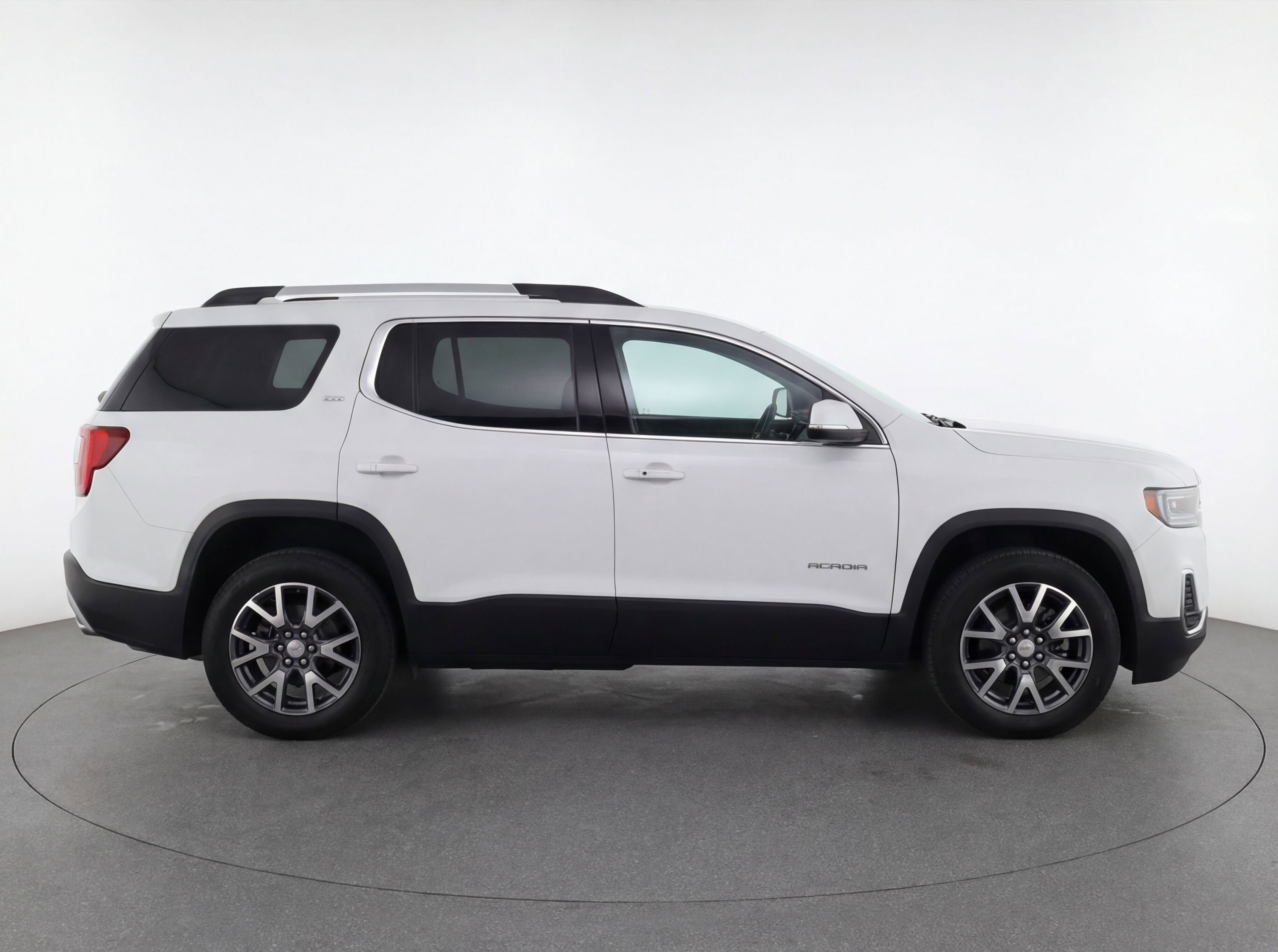 Used 2023 GMC Acadia SLT FWD image 11