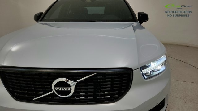 Used 2022 Volvo XC40 T4 R-Design w/ Protection Package Premier FWD image 23