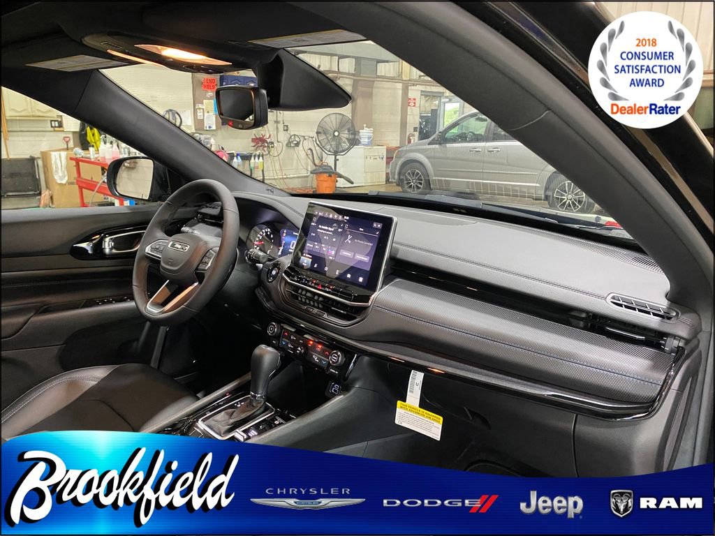 New 2025 Jeep Compass Limited w/ Sun and Sound Group image 32