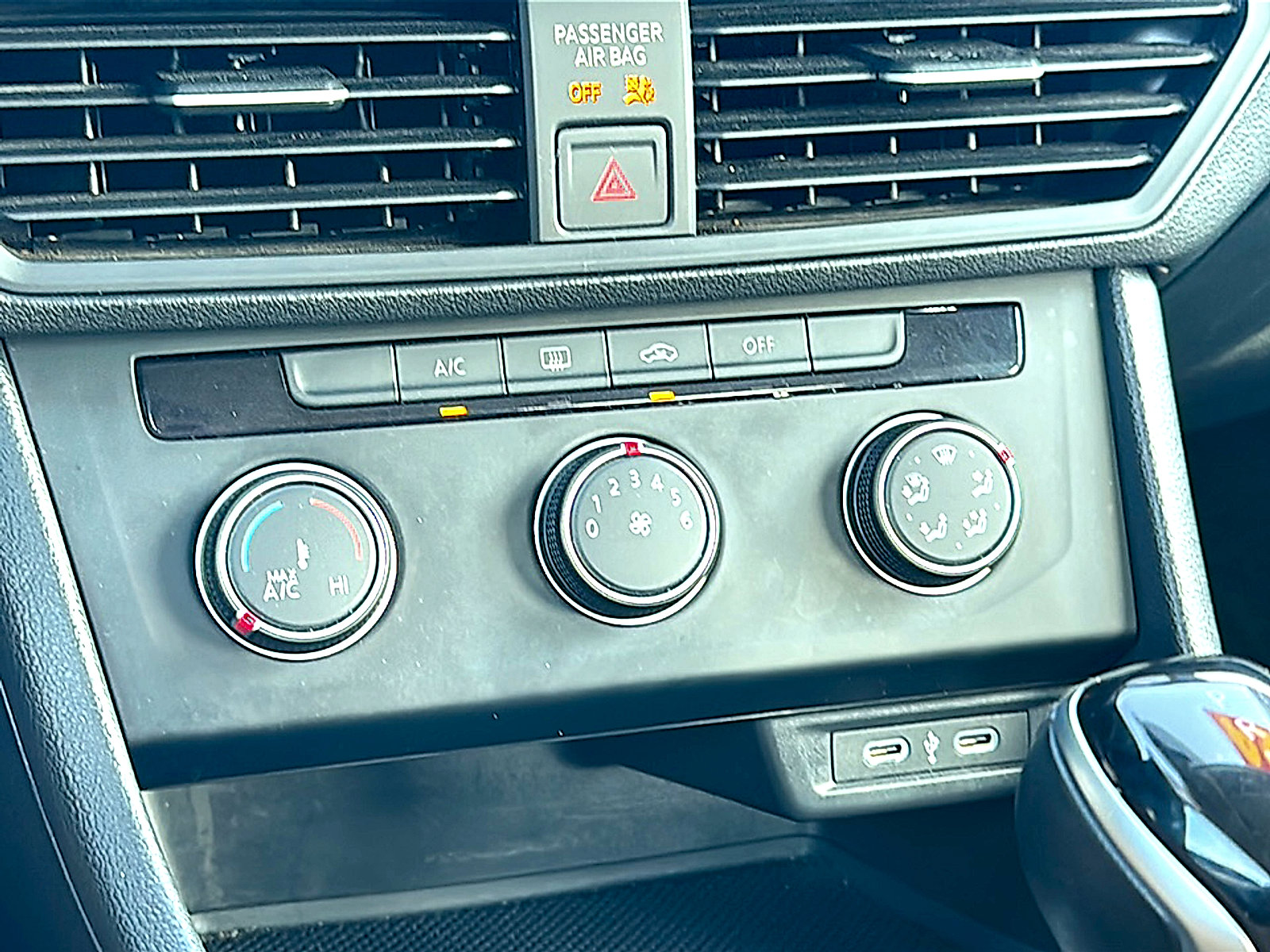 Used 2024 Volkswagen Jetta S image 33