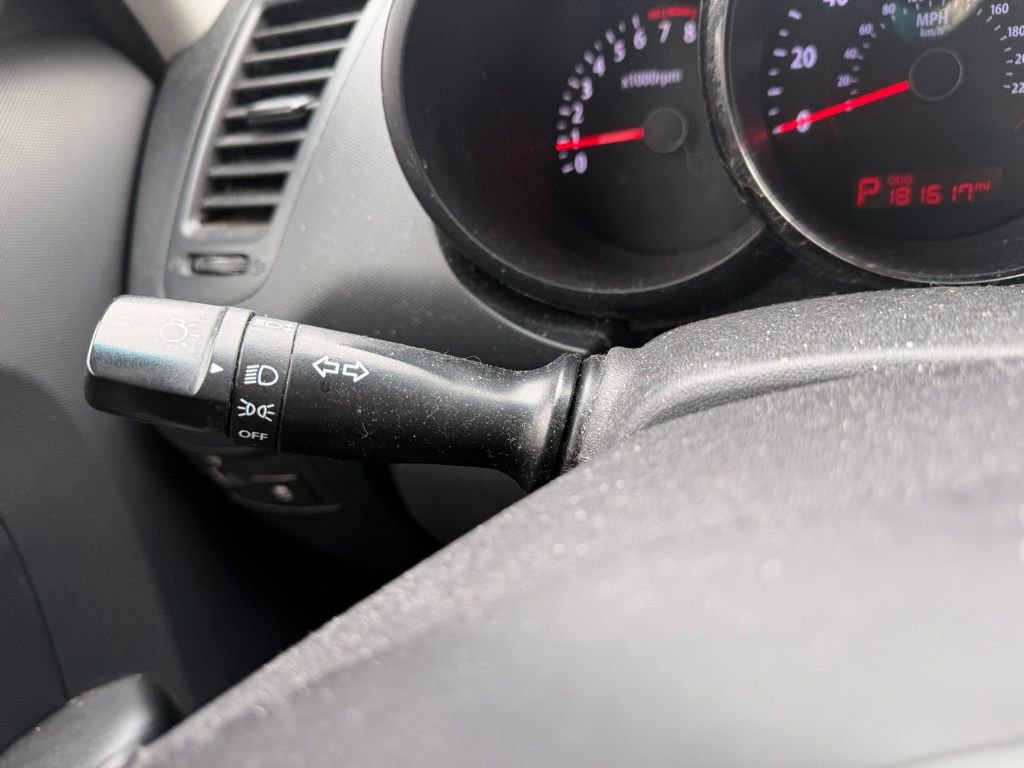 Used 2010 Kia Soul + image 16